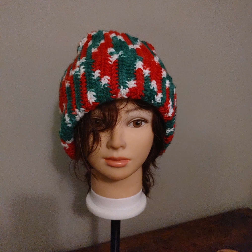 Handmade Beanie Crochet Christmas Holiday Season 100% Acrylic Red and Green